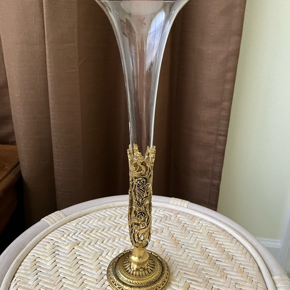 VNTG ORMULU  BUD VASE GOLD GILT FILIGREE APPLIED ROSE AND CLEAR FLUTE 11” - Picture 6 of 11